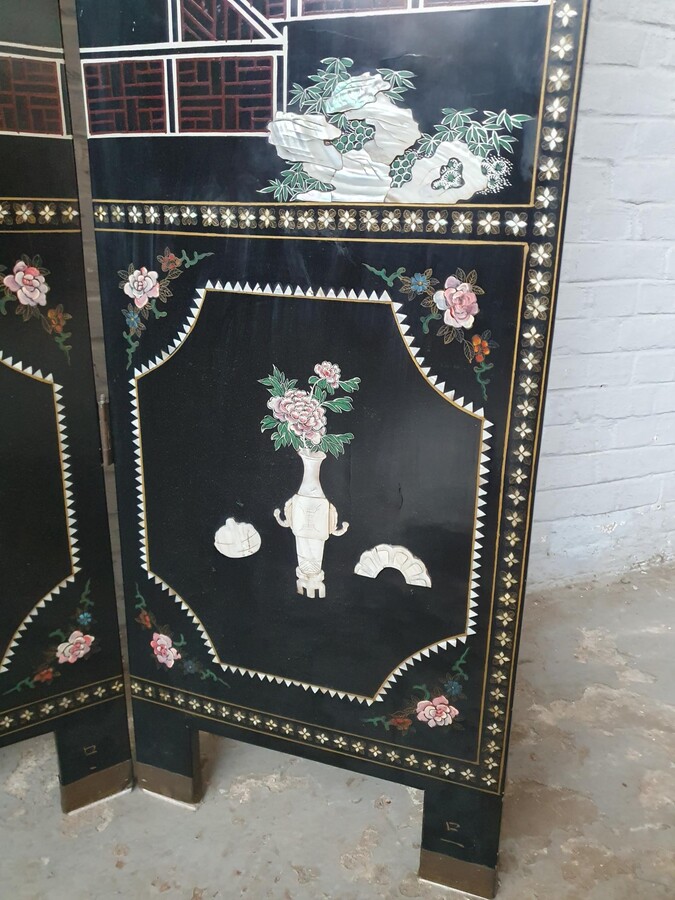 Oriental (Chinese) Screen (Paravent)