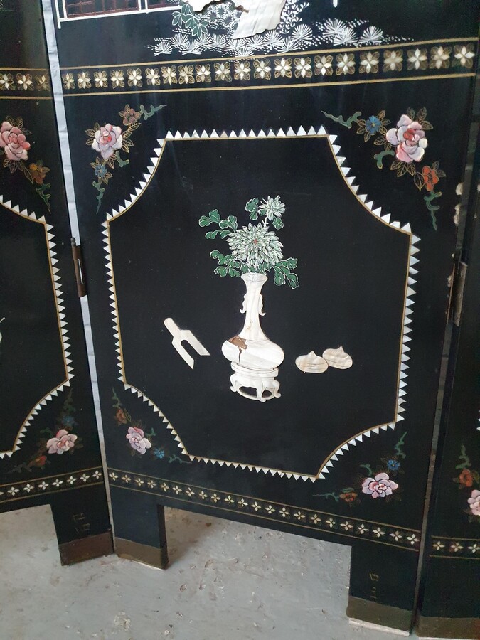 Oriental (Chinese) Screen (Paravent)