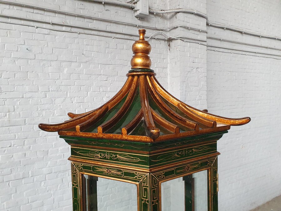 Oriental (Chinese) Vitrine (Display Cabinet)