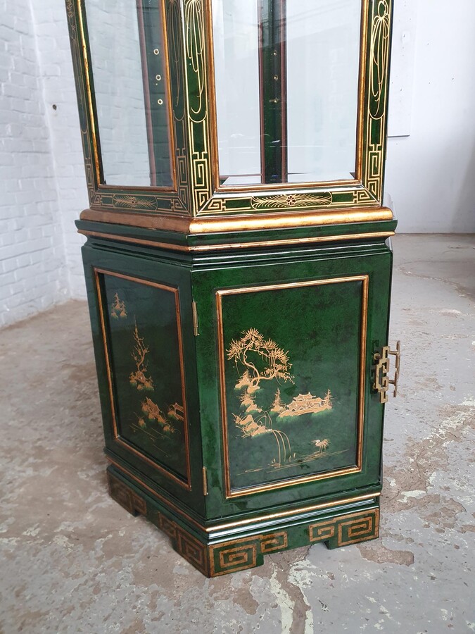 Oriental (Chinese) Vitrine (Display Cabinet)