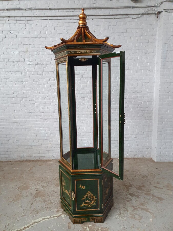 Oriental (Chinese) Vitrine (Display Cabinet)