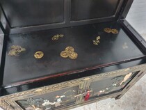 Oriental (Chinese) Vitrine (Display Cabinet)