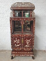 Oriental (Chinese) Vitrine (Display Cabinet)
