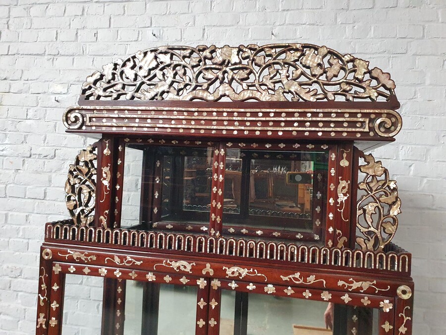 Oriental (Chinese) Vitrine (Display Cabinet)
