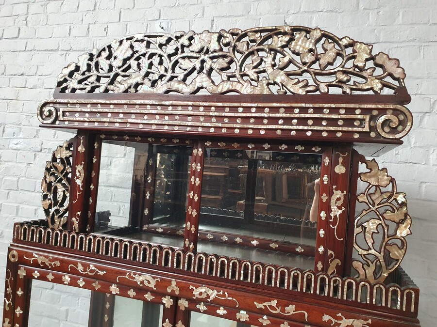Oriental (Chinese) Vitrine (Display Cabinet)