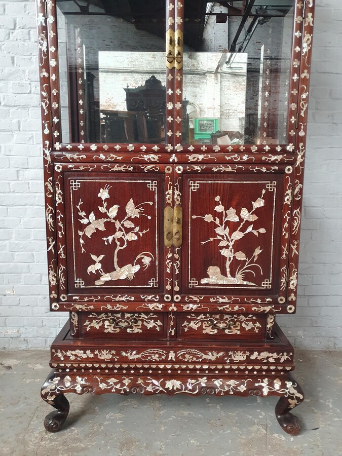 Oriental (Chinese) Vitrine (Display Cabinet)