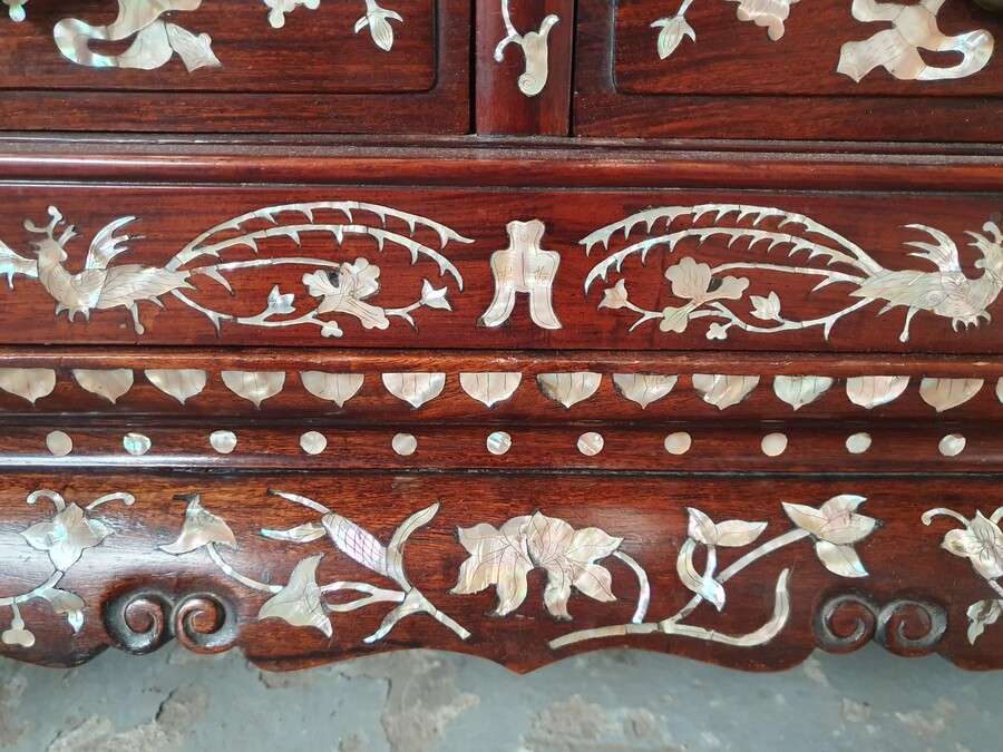 Oriental (Chinese) Vitrine (Display Cabinet)