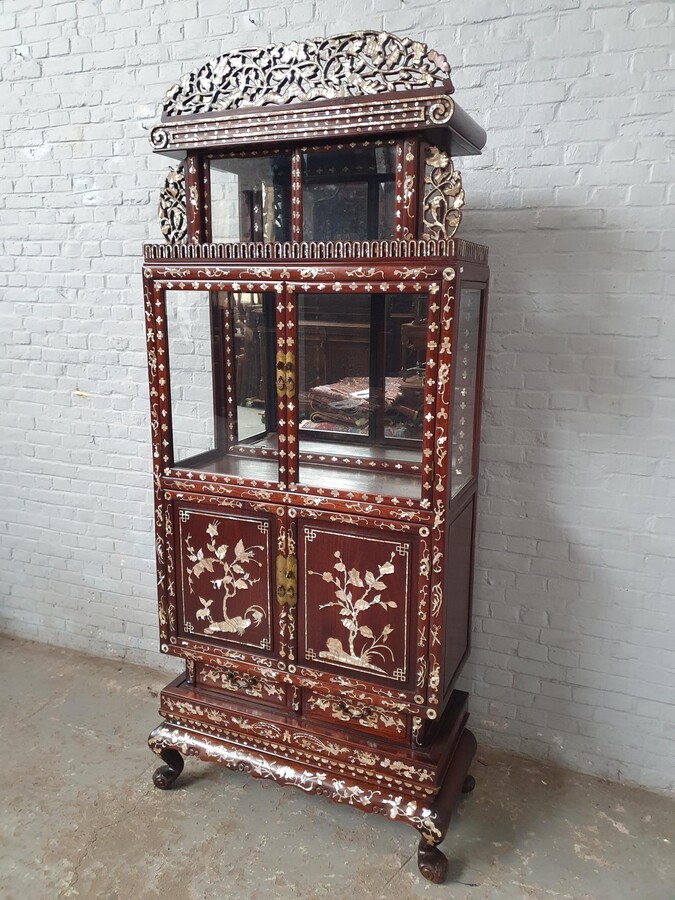 Oriental (Chinese) Vitrine (Display Cabinet)