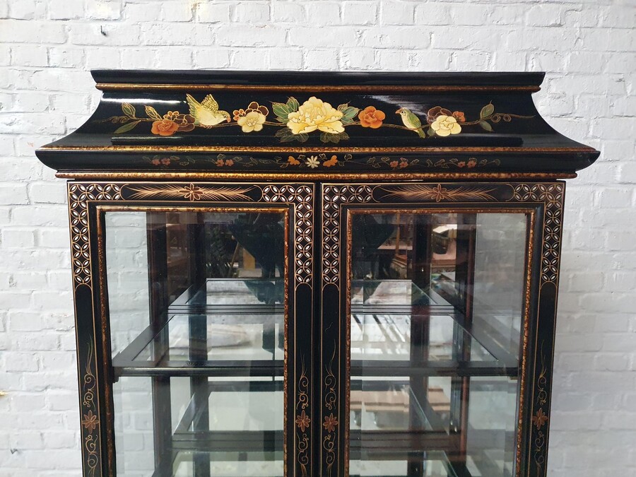 Oriental (Chinese) Vitrine (Display Cabinet)