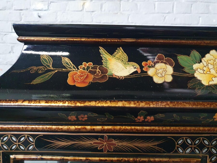 Oriental (Chinese) Vitrine (Display Cabinet)