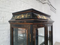 Oriental (Chinese) Vitrine (Display Cabinet)