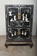 Chinese Cabinet Oriental style China Wood/Mother of Pearl 1950