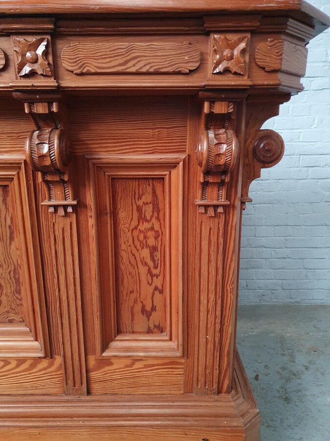 Renaissance Bar/Counter