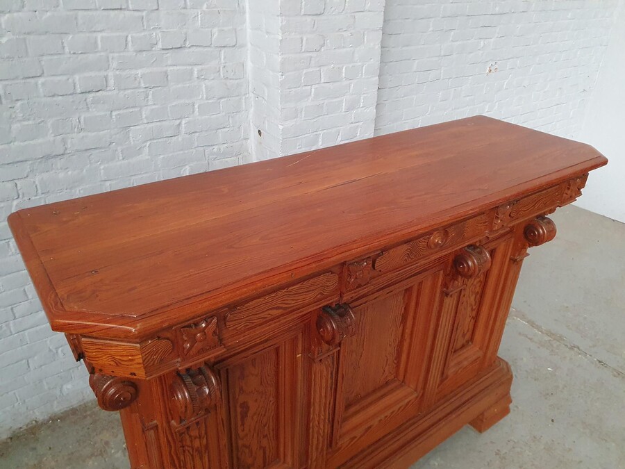 Renaissance Bar/Counter