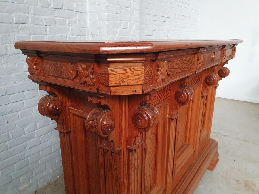 Renaissance Bar/Counter