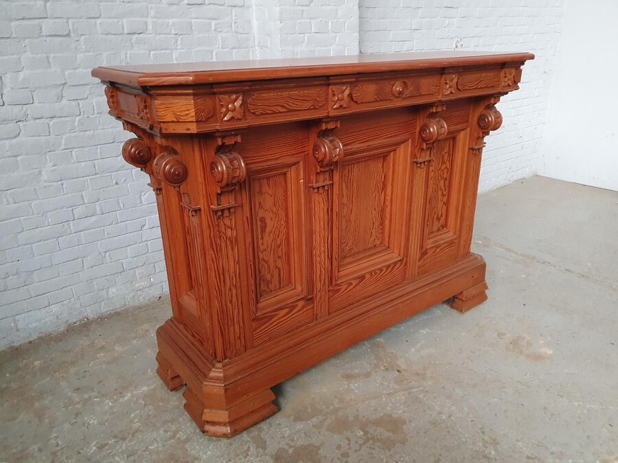 Renaissance Bar/Counter