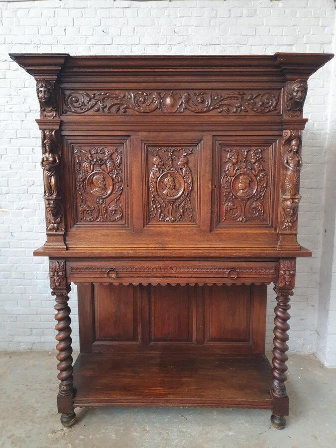 Renaissance Credance cabinet