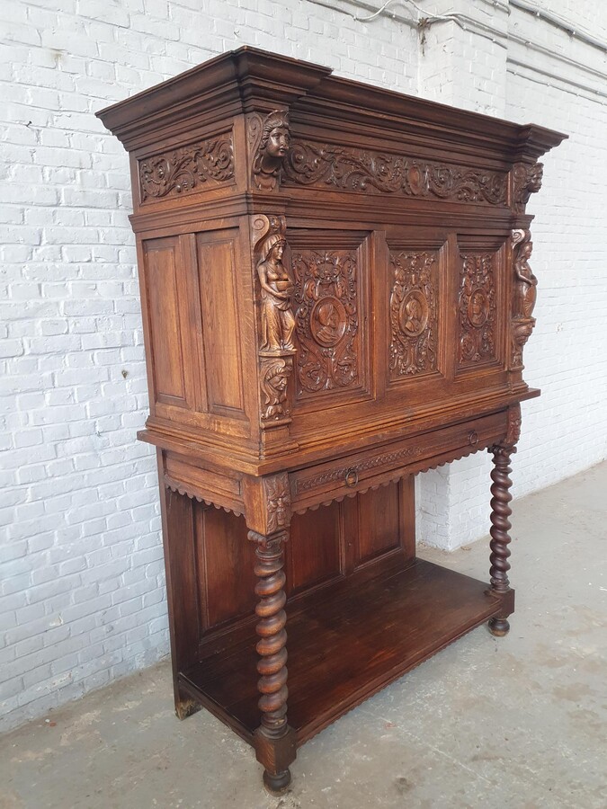 Renaissance Credance cabinet