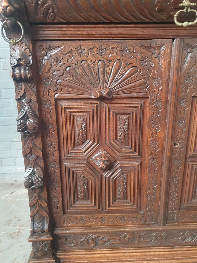 Renaissance (Mechelen) Cabinet (Buffet)