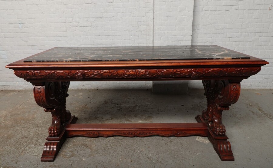 Renaissance table + armchair