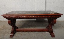 Renaissance table + armchair
