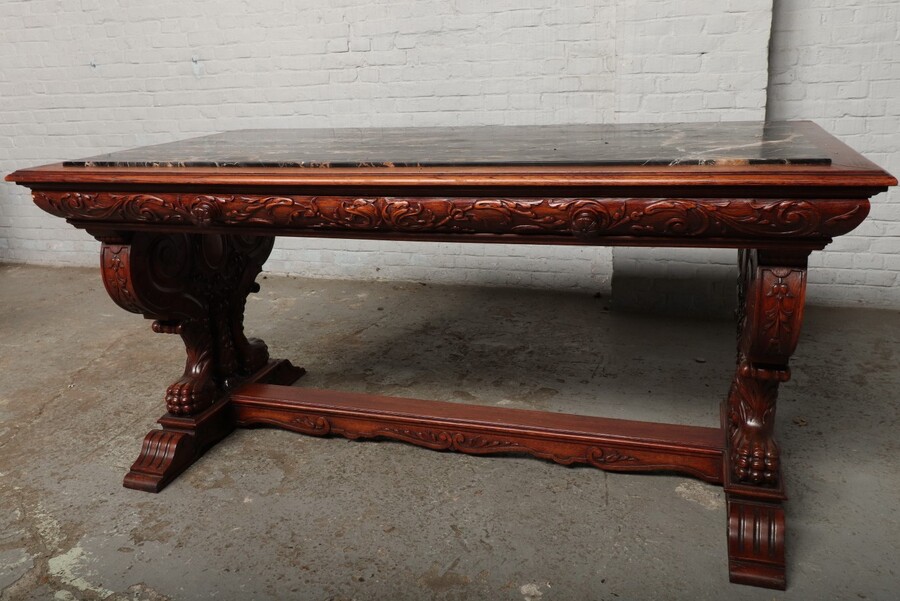 Renaissance table + armchair