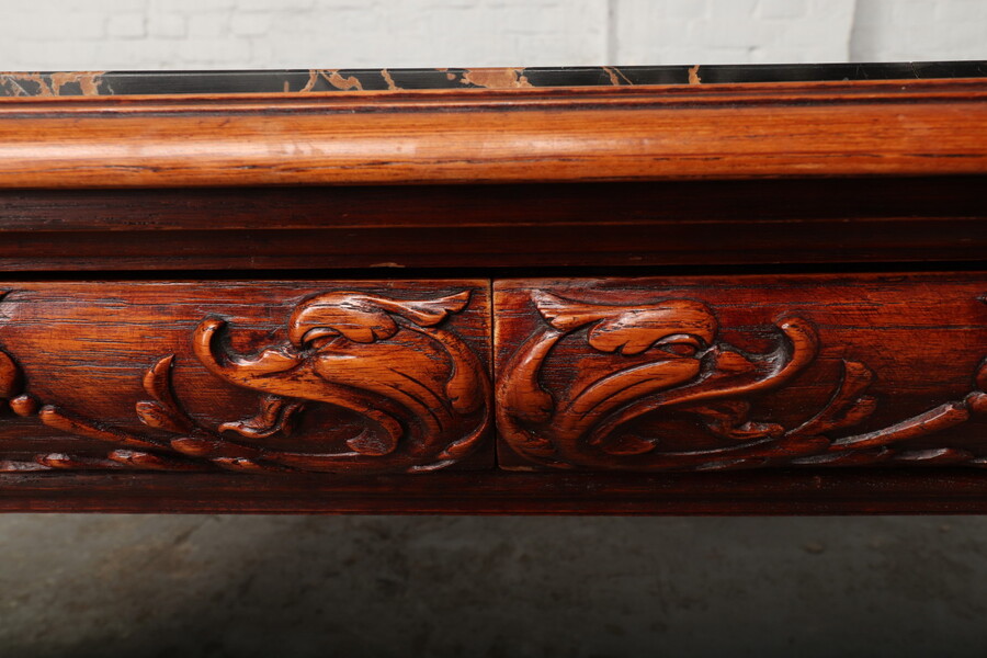 Renaissance table + armchair