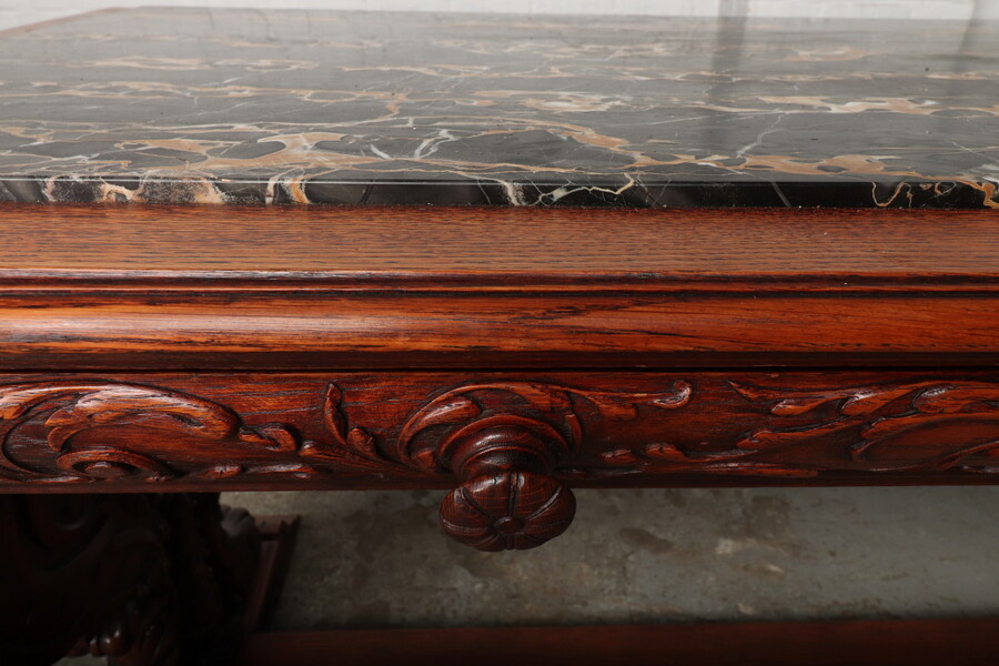 Renaissance table + armchair