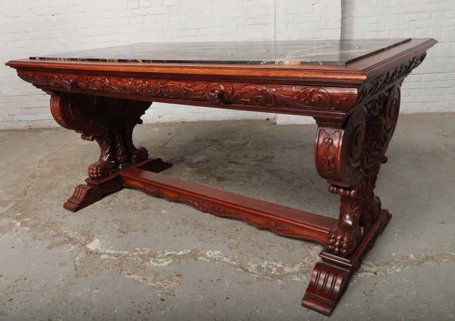 Renaissance table + armchair