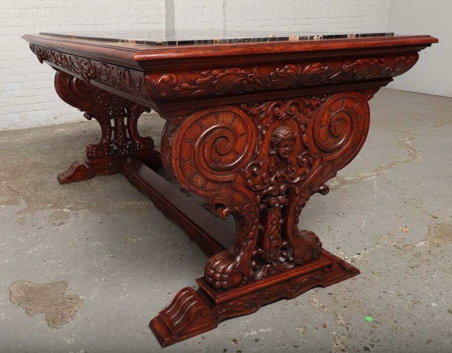 Renaissance table + armchair