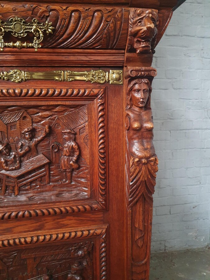 Renaissance/Breughel Cabinet (Buffet)