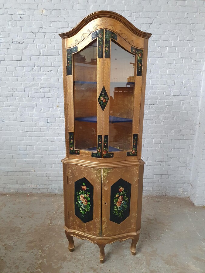 Rococo (Florentine) Corner cabinet