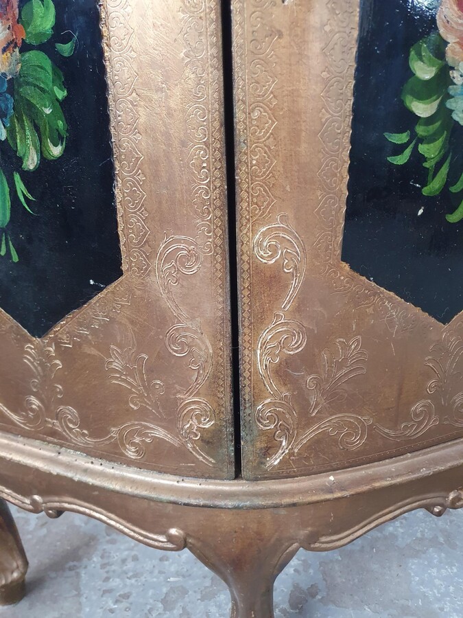 Rococo (Florentine) Corner cabinet