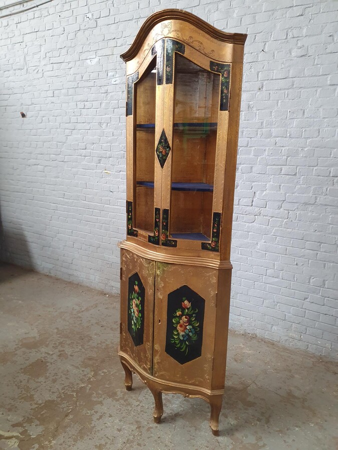 Rococo (Florentine) Corner cabinet