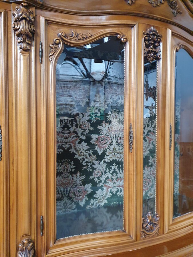 Rococo Vitrine (large)