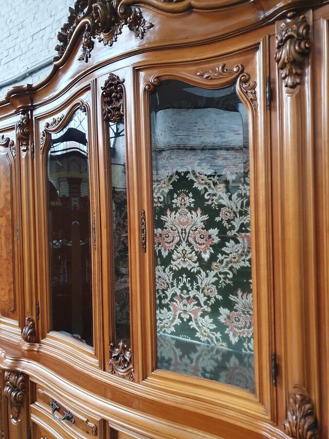 Rococo Vitrine (large)