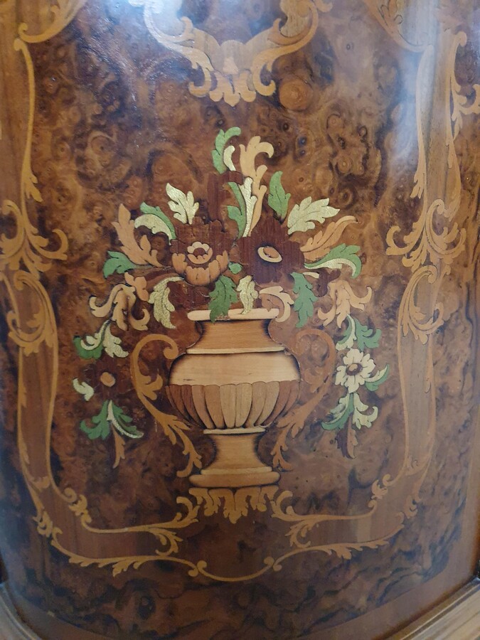 Rococo Vitrine (large)