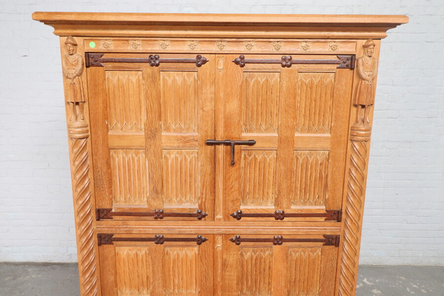 Rustique Bar cabinet