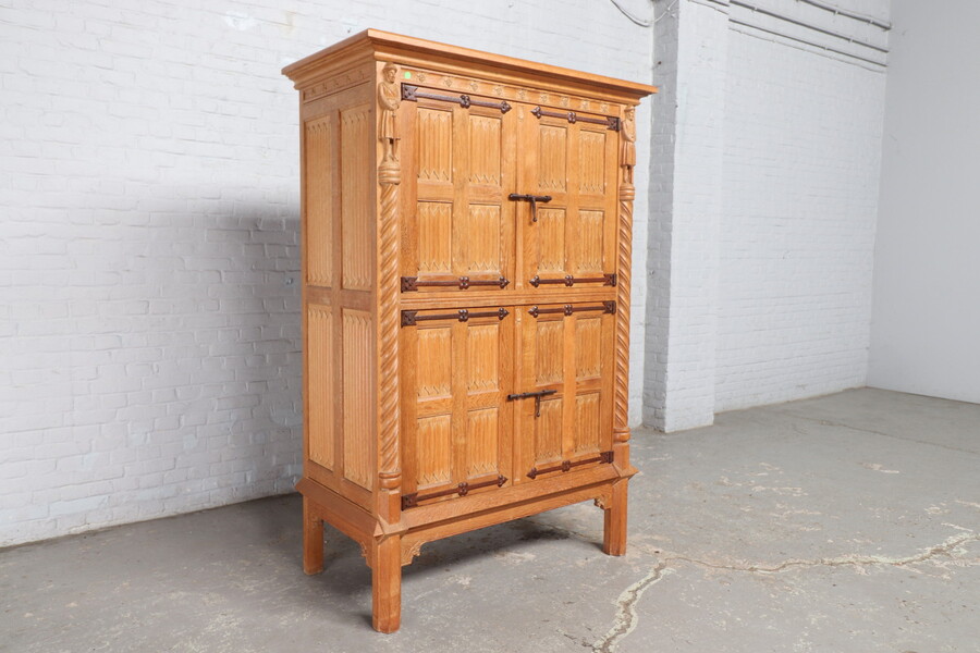 Rustique Bar cabinet