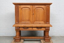 Rustique Cabinet