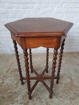 Sidetable Tudor style Belgium Oak 1900