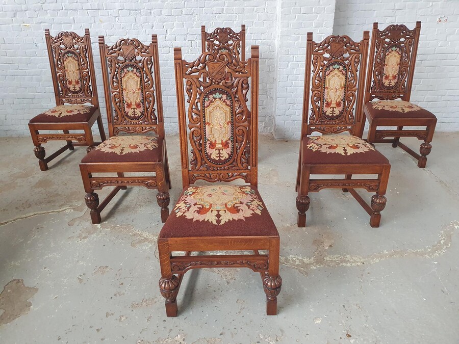 Tudor style Table +  6 chairs