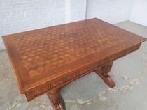 Tudor style Table +  6 chairs