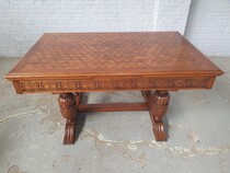 Tudor style Table +  6 chairs
