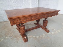 Tudor style Table +  6 chairs