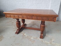 Tudor style Table +  6 chairs
