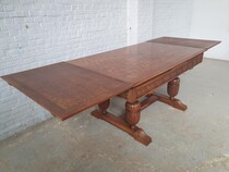 Tudor style Table +  6 chairs