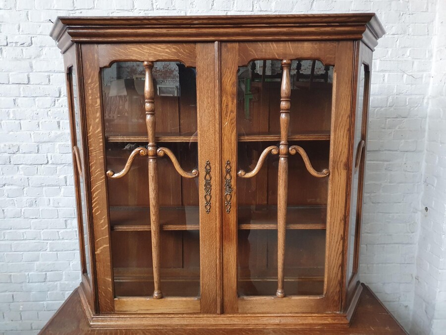 Tudor style Vitrine (Display Cabinet)