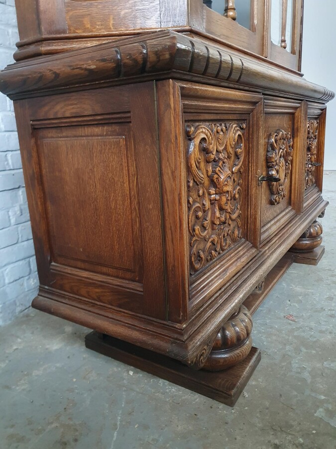 Tudor style Vitrine (Display Cabinet)