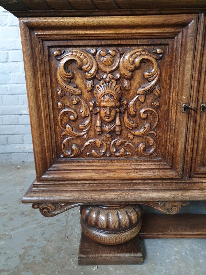 Tudor style Vitrine (Display Cabinet)